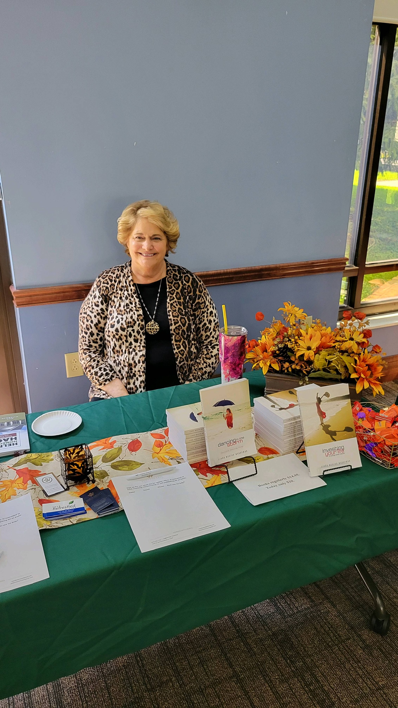 Linda Waterman at an author event in Chattanooga, Tennessee