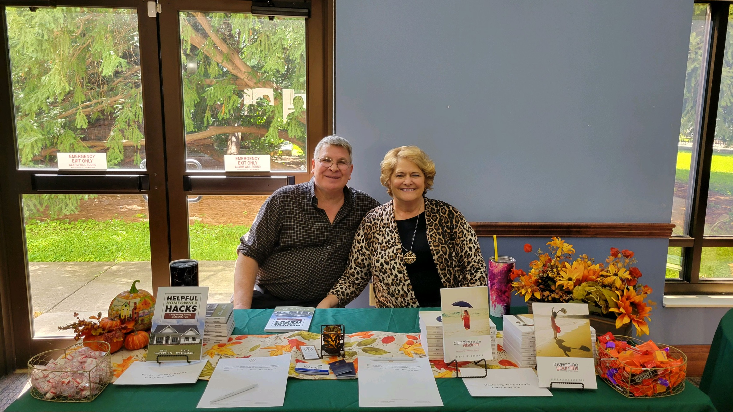 Linda & Reen Waterman at an author event in Chattanooga, Tennessee