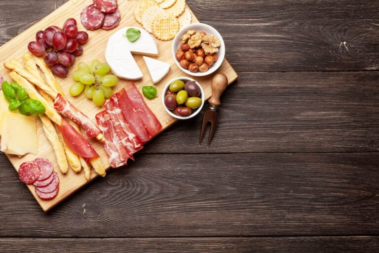 Thanksgiving Charcuterie: A Beautiful, Easy Appetizer Idea